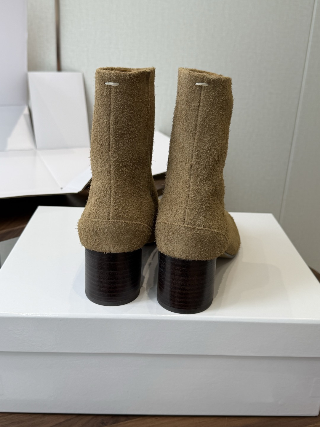 莞产(⚠️官网同步✈️盒包装) MaisonMargiela MM6 马吉拉分趾系列粗跟跟分趾靴 代购同渠道硬货(区分市 莞产(⚠️官网同步✈️盒包装) MaisonMargiela MM6 马吉拉分趾系列粗跟跟分趾靴 代购同渠道硬货(区分市