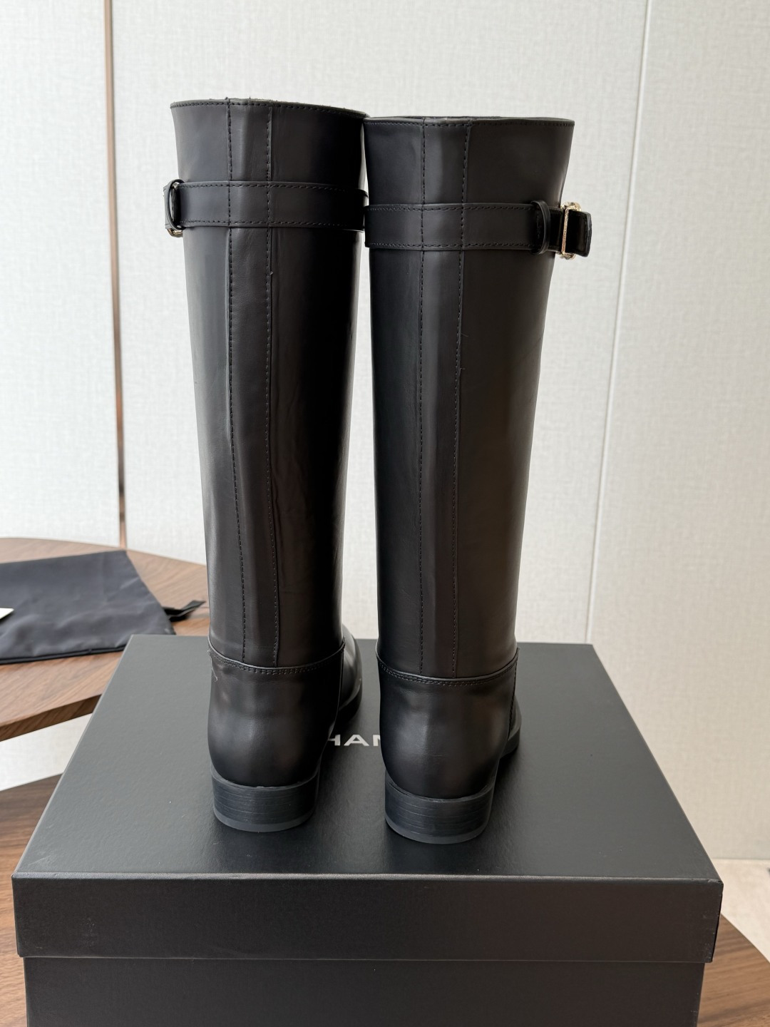 Chanel  26ss香奈儿中古款 切尔西 短靴  秋冬中古款 上脚特显腿型百搭  任何仙女都可以轻松驾驭   鞋面：