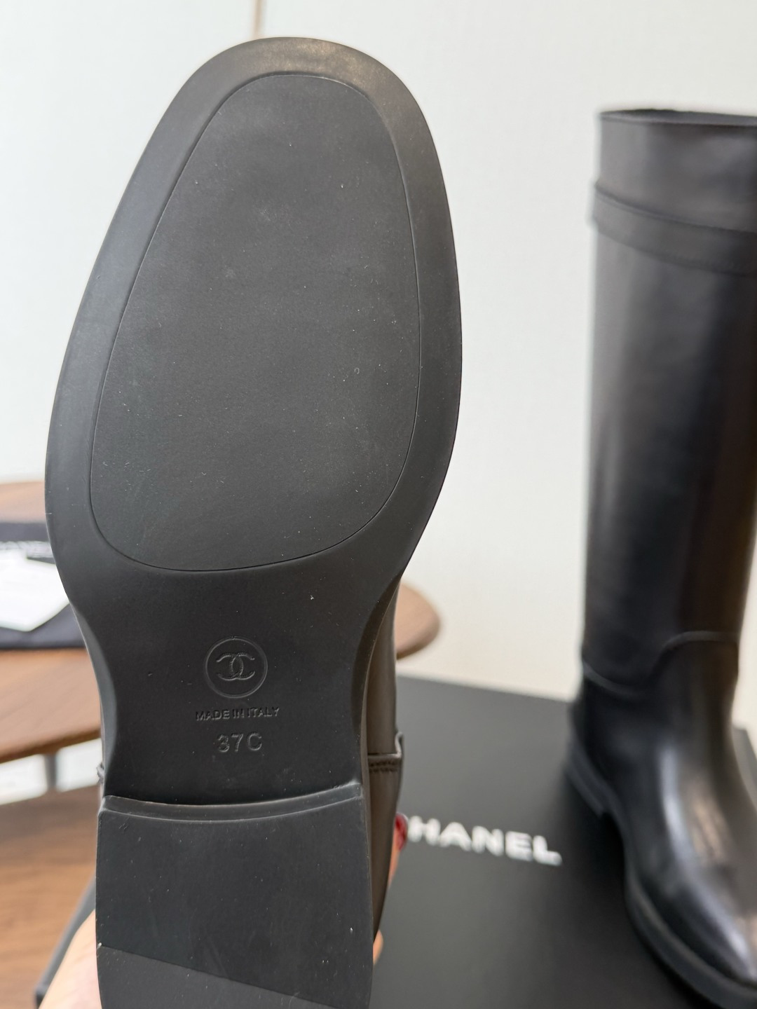 Chanel  26ss香奈儿中古款 切尔西 短靴  秋冬中古款 上脚特显腿型百搭  任何仙女都可以轻松驾驭   鞋面：