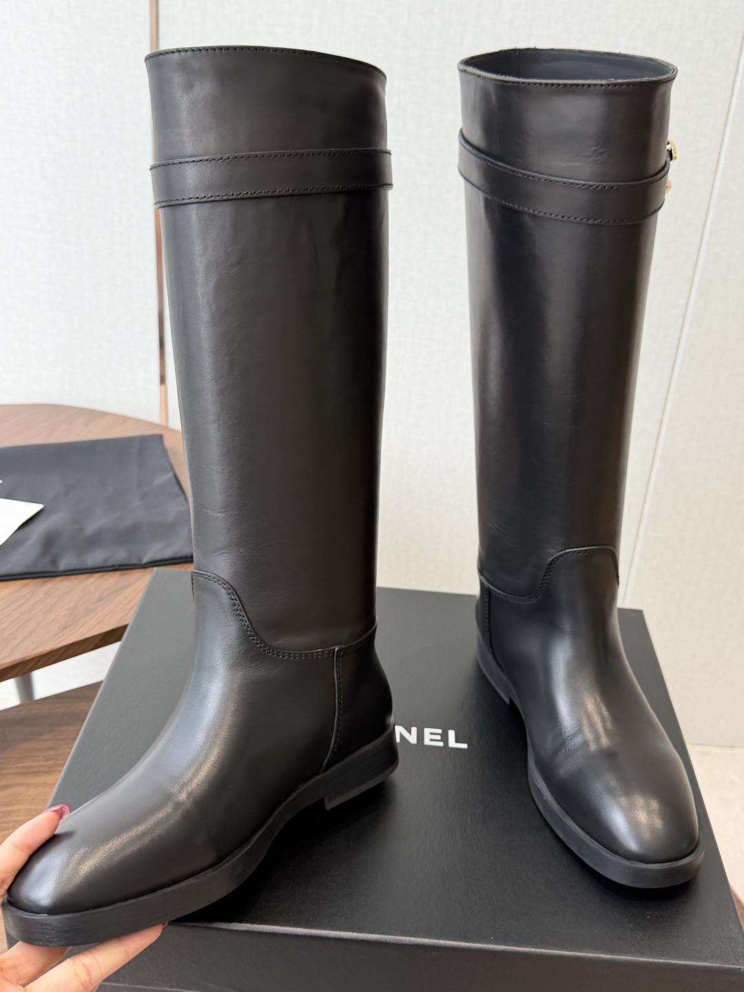 Chanel  26ss香奈儿中古款 切尔西 短靴  秋冬中古款 上脚特显腿型百搭  任何仙女都可以轻松驾驭   鞋面：