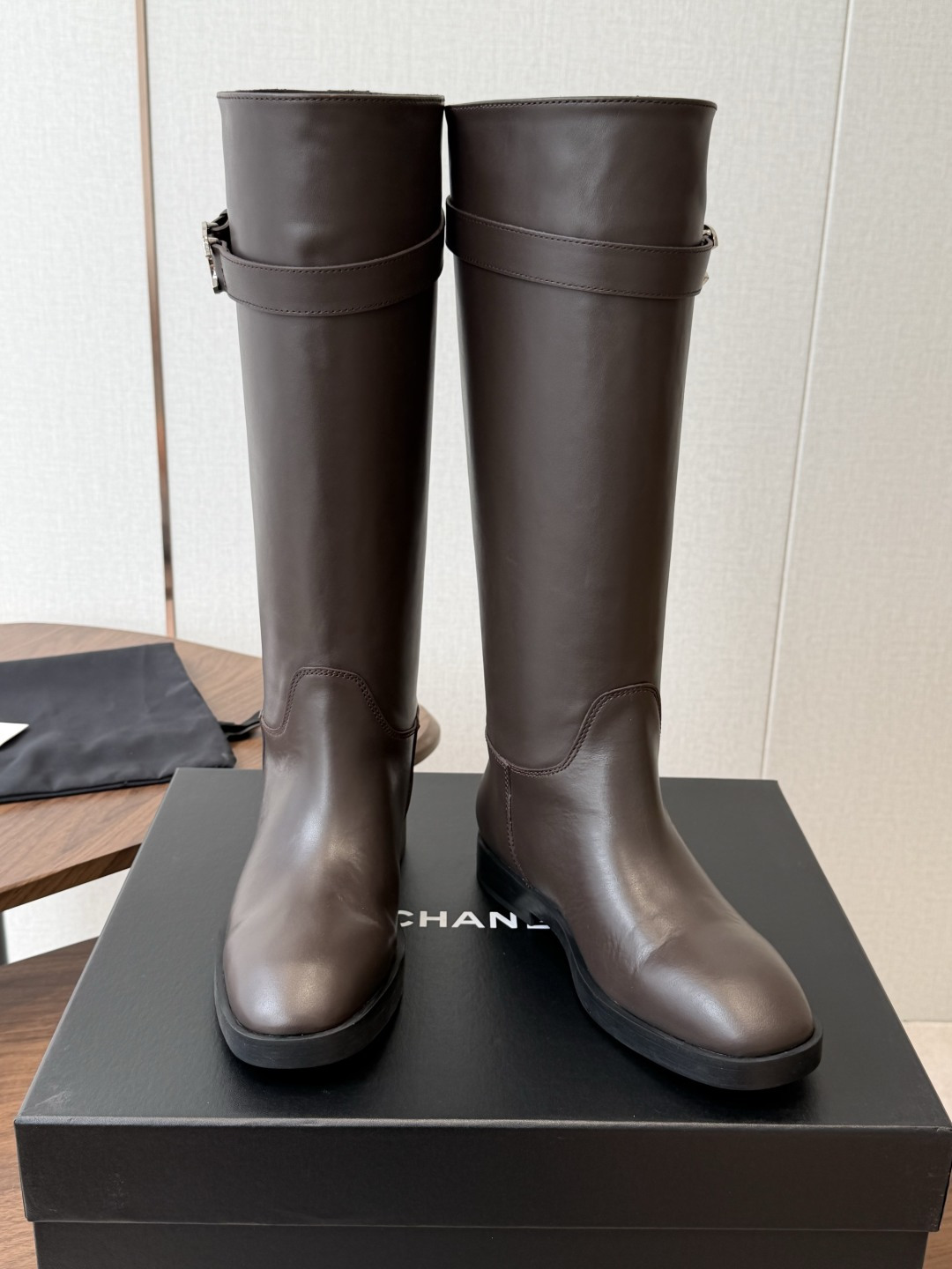 Chanel 26ss香奈儿中古款 切尔西 短靴 秋冬中古款 上脚特显腿型百搭 任何仙女都可以轻松驾驭 鞋面: Chanel 26ss香奈儿中古款 切尔西 短靴 秋冬中古款 上脚特显腿型百搭 任何仙女都可以轻松驾驭 鞋面: