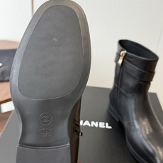 Chanel 26ss香奈儿中古款 切尔西 短靴 秋冬中古款 上脚特显腿型百搭 任何仙女都可以轻松驾驭 鞋面: Chanel 26ss香奈儿中古款 切尔西 短靴 秋冬中古款 上脚特显腿型百搭 任何仙女都可以轻松驾驭 鞋面: