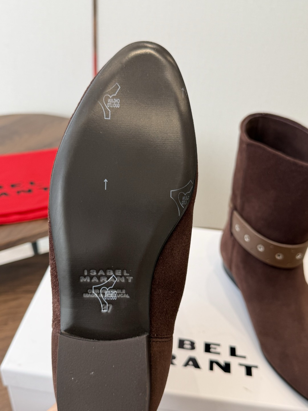 Isabel Marant  伊莎贝尔 26ss 少女感  一眼就心动 一脚蹬平底短靴  isabel marant  