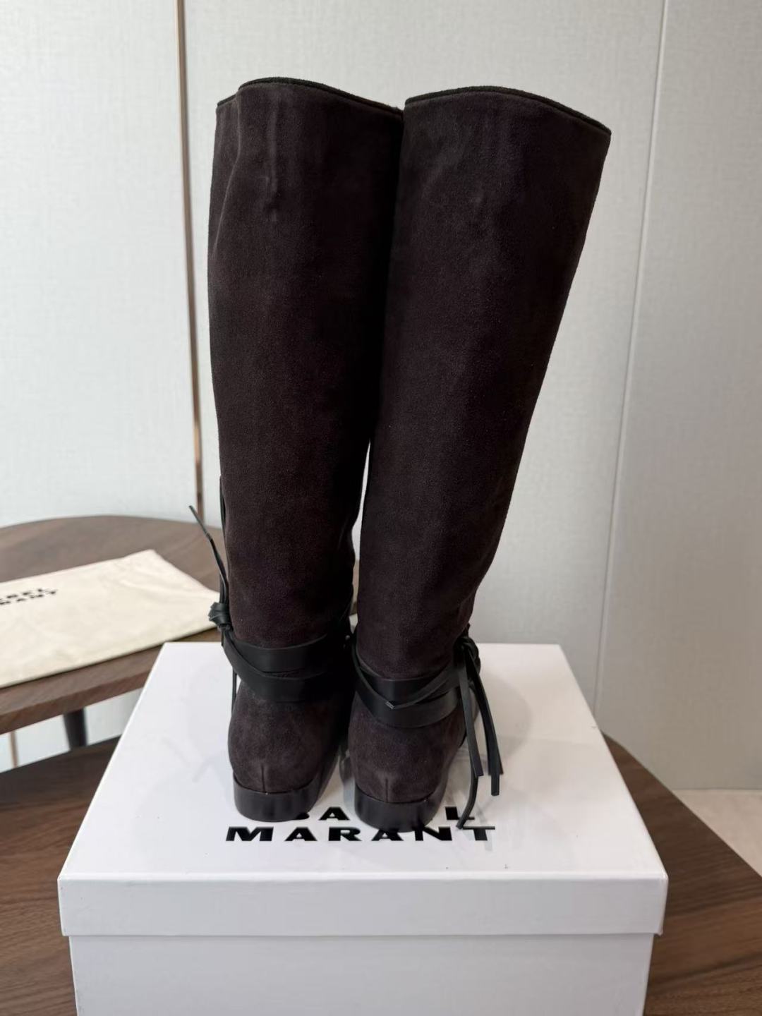 IsabelMarant 伊莎贝尔 26ss新款短靴长靴 设计显腿细，松紧设计，适合各种纬度！ 无任何装饰，简约到极致，