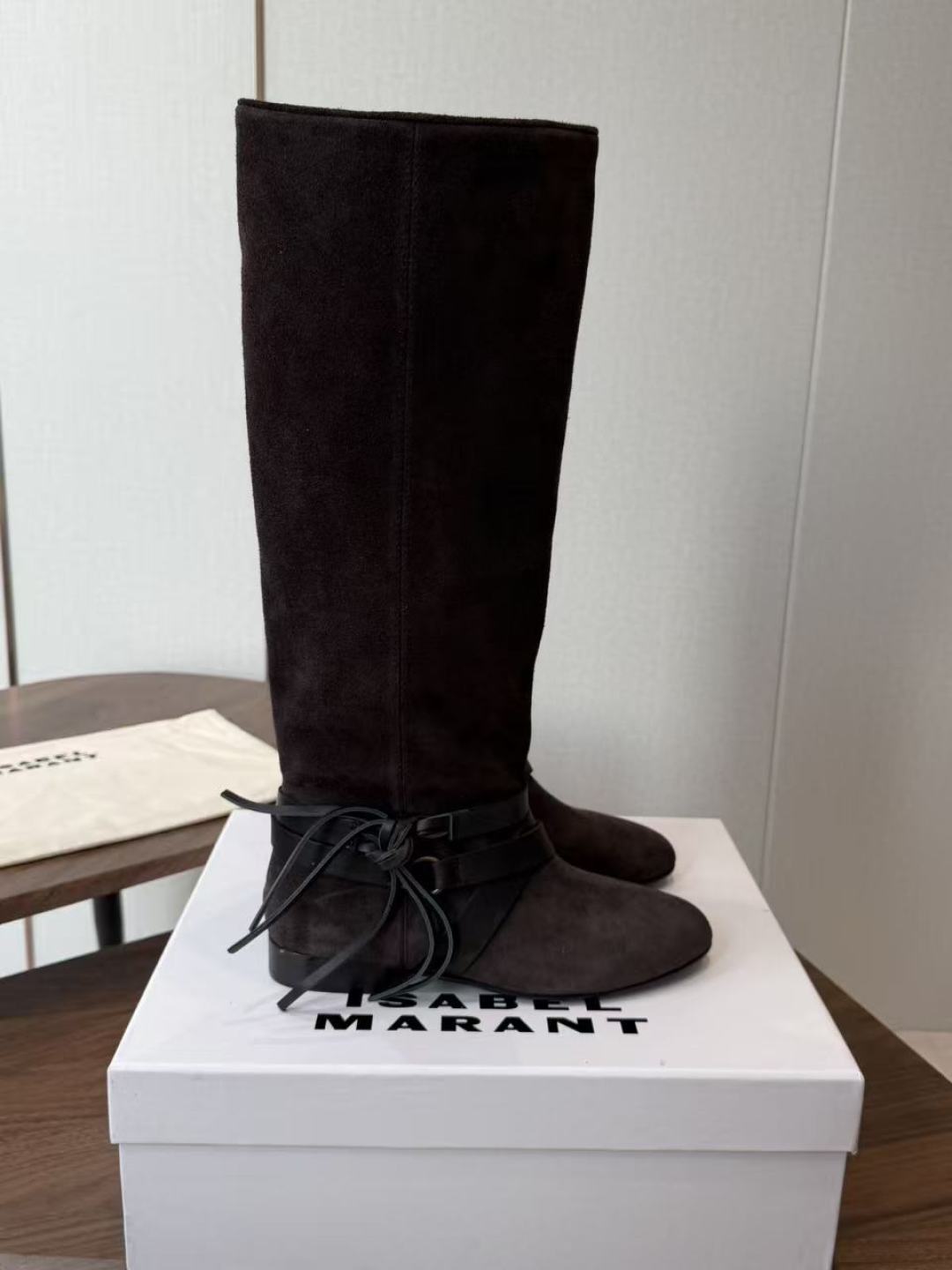 IsabelMarant 伊莎贝尔 26ss新款短靴长靴 设计显腿细，松紧设计，适合各种纬度！ 无任何装饰，简约到极致，