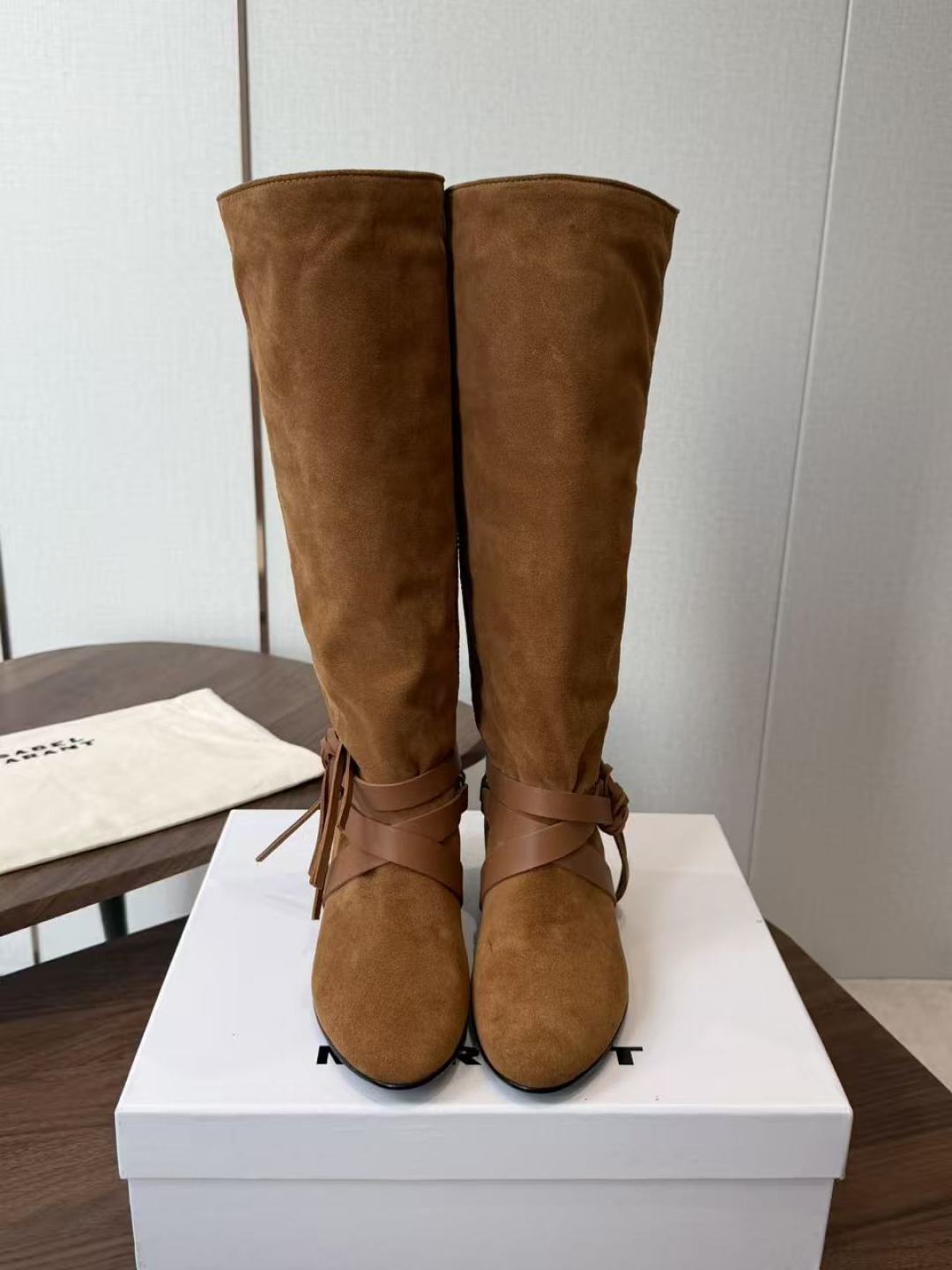 IsabelMarant 伊莎贝尔 26ss新款短靴长靴 设计显腿细，松紧设计，适合各种纬度！ 无任何装饰，简约到极致，