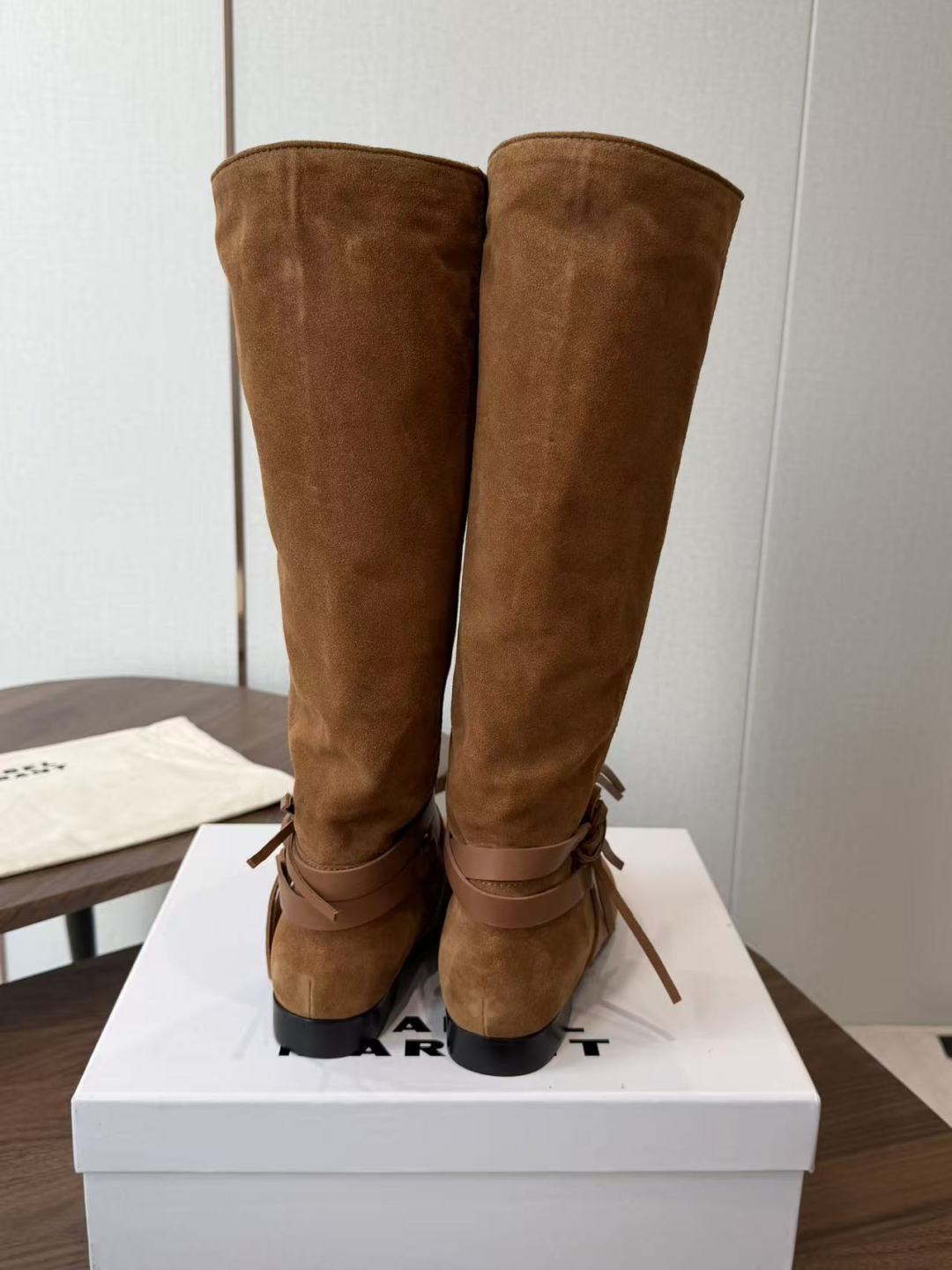 IsabelMarant 伊莎贝尔 26ss新款短靴长靴 设计显腿细,松紧设计,适合各种纬度! 无任何装饰,简约到极致, IsabelMarant 伊莎贝尔 26ss新款短靴长靴 设计显腿细,松紧设计,适合各种纬度! 无任何装饰,简约到极致,