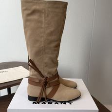 IsabelMarant 伊莎贝尔 26ss新款短靴长靴 设计显腿细,松紧设计,适合各种纬度! 无任何装饰,简约到极致, IsabelMarant 伊莎贝尔 26ss新款短靴长靴 设计显腿细,松紧设计,适合各种纬度! 无任何装饰,简约到极致,