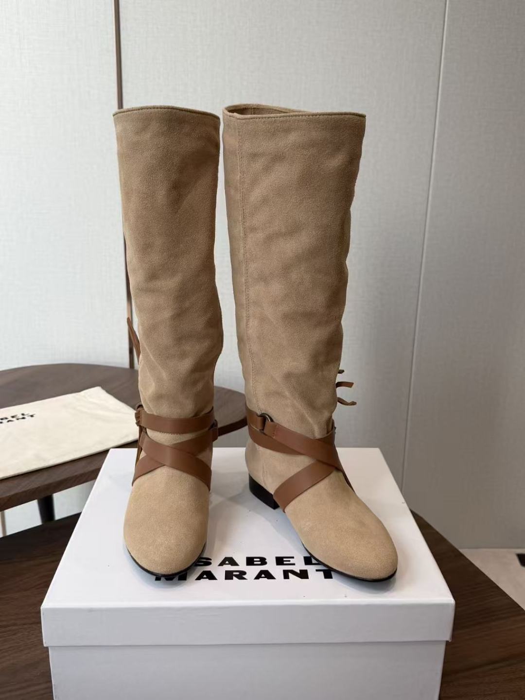 IsabelMarant 伊莎贝尔 26ss新款短靴长靴 设计显腿细,松紧设计,适合各种纬度! 无任何装饰,简约到极致, IsabelMarant 伊莎贝尔 26ss新款短靴长靴 设计显腿细,松紧设计,适合各种纬度! 无任何装饰,简约到极致,