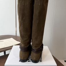 IsabelMarant 伊莎贝尔 26ss新款短靴长靴 设计显腿细,松紧设计,适合各种纬度! 无任何装饰,简约到极致, IsabelMarant 伊莎贝尔 26ss新款短靴长靴 设计显腿细,松紧设计,适合各种纬度! 无任何装饰,简约到极致,