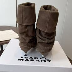 Isabel Marant 伊莎贝尔 26ss 尖头细跟短靴 一脚蹬细跟短靴,麟片皮孔点缀短靴腰身,时尚感满满,银色小 Isabel Marant 伊莎贝尔 26ss 尖头细跟短靴 一脚蹬细跟短靴,麟片皮孔点缀短靴腰身,时尚感满满,银色小