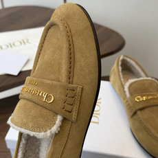 Dior 迪奥26ss 秋冬新款 羊毛 乐福鞋 顶级品质 版型超正,复古时尚经典单品 巴黎时装周第一场分量十足的大秀场 Dior 迪奥26ss 秋冬新款 羊毛 乐福鞋 顶级品质 版型超正,复古时尚经典单品 巴黎时装周第一场分量十足的大秀场
