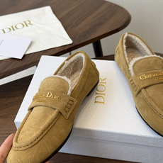 Dior 迪奥26ss 秋冬新款 羊毛 乐福鞋 顶级品质 版型超正,复古时尚经典单品 巴黎时装周第一场分量十足的大秀场 Dior 迪奥26ss 秋冬新款 羊毛 乐福鞋 顶级品质 版型超正,复古时尚经典单品 巴黎时装周第一场分量十足的大秀场