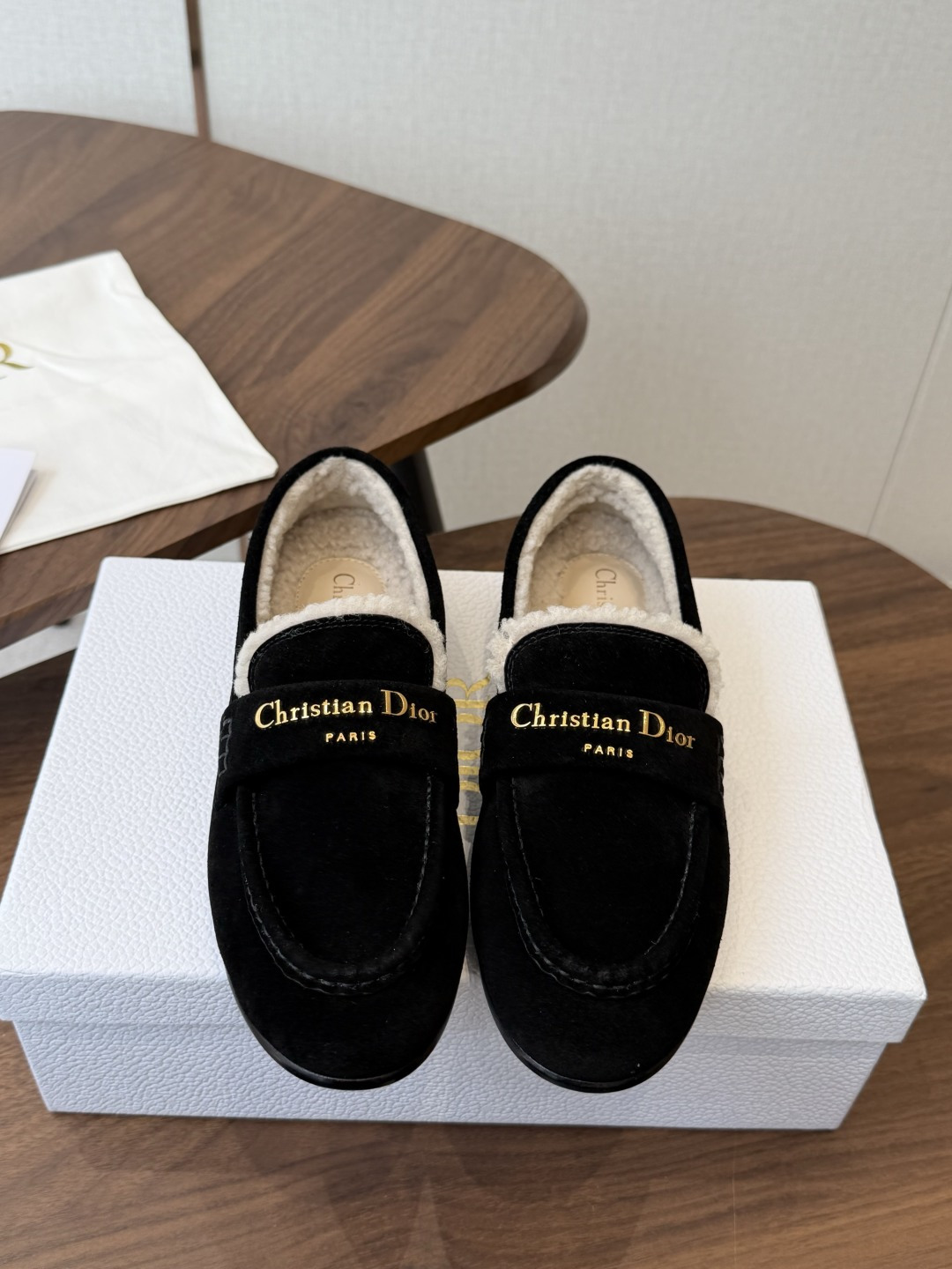 Dior 迪奥26ss 秋冬新款 羊毛 乐福鞋  顶级品质 版型超正，复古时尚经典单品 巴黎时装周第一场分量十足的大秀场
