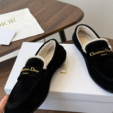 Dior 迪奥26ss 秋冬新款 羊毛 乐福鞋 顶级品质 版型超正,复古时尚经典单品 巴黎时装周第一场分量十足的大秀场 Dior 迪奥26ss 秋冬新款 羊毛 乐福鞋 顶级品质 版型超正,复古时尚经典单品 巴黎时装周第一场分量十足的大秀场