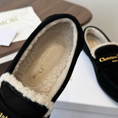 Dior 迪奥26ss 秋冬新款 羊毛 乐福鞋 顶级品质 版型超正,复古时尚经典单品 巴黎时装周第一场分量十足的大秀场 Dior 迪奥26ss 秋冬新款 羊毛 乐福鞋 顶级品质 版型超正,复古时尚经典单品 巴黎时装周第一场分量十足的大秀场
