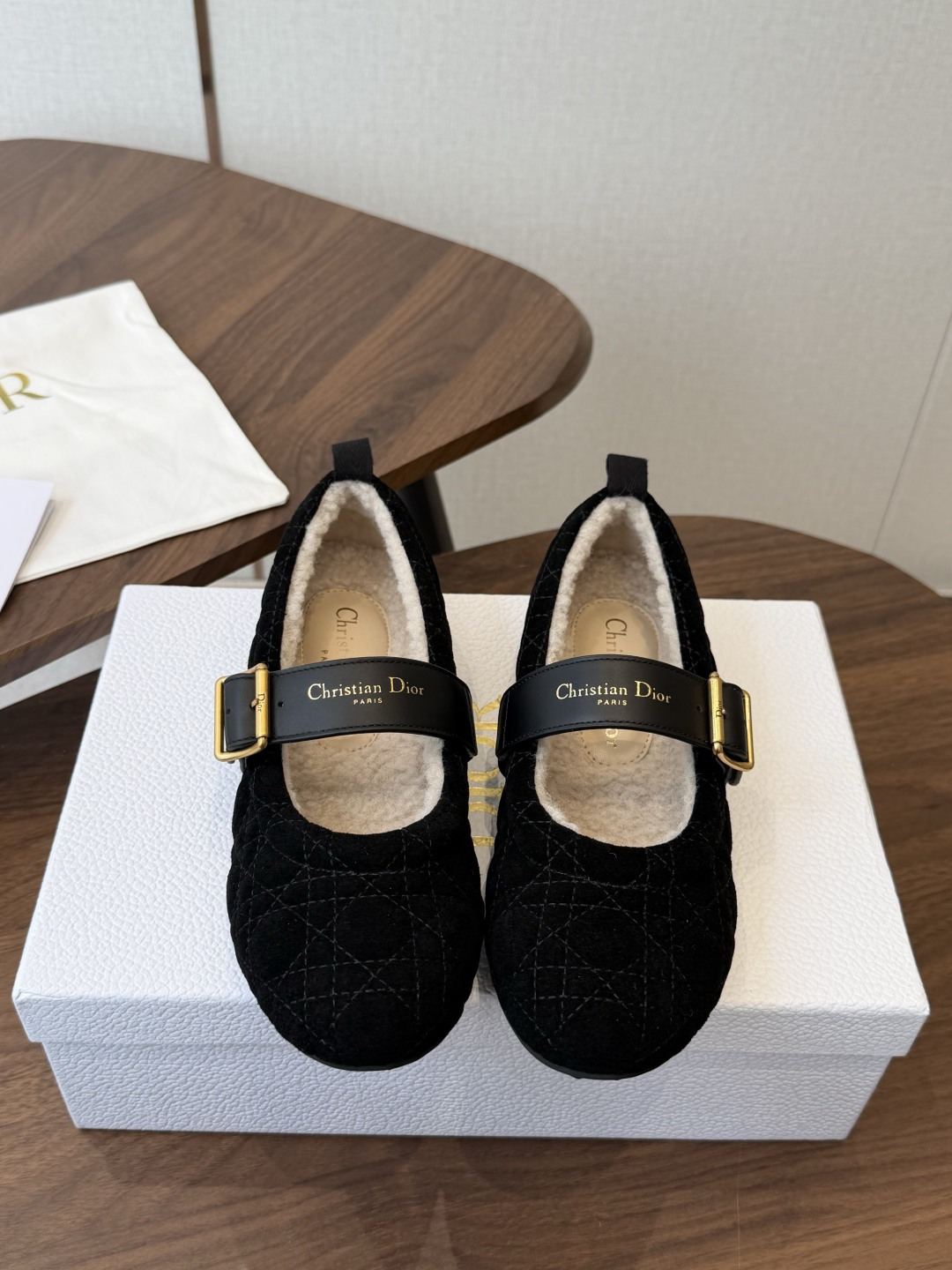 Dior 26ss 秋冬新品 羊毛玛丽珍 芭蕾舞鞋 新品DIOR格纹芭蕾舞 好乖啊～ 芭蕾鞋经典的迪奥藤格纹元素 罗纹蝴