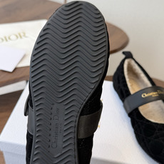 Dior 26ss 秋冬新品 羊毛玛丽珍 芭蕾舞鞋 新品DIOR格纹芭蕾舞 好乖啊~ 芭蕾鞋经典的迪奥藤格纹元素 罗纹蝴 Dior 26ss 秋冬新品 羊毛玛丽珍 芭蕾舞鞋 新品DIOR格纹芭蕾舞 好乖啊~ 芭蕾鞋经典的迪奥藤格纹元素 罗纹蝴