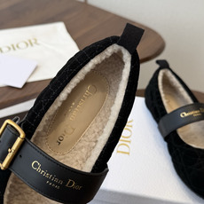Dior 26ss 秋冬新品 羊毛玛丽珍 芭蕾舞鞋 新品DIOR格纹芭蕾舞 好乖啊~ 芭蕾鞋经典的迪奥藤格纹元素 罗纹蝴 Dior 26ss 秋冬新品 羊毛玛丽珍 芭蕾舞鞋 新品DIOR格纹芭蕾舞 好乖啊~ 芭蕾鞋经典的迪奥藤格纹元素 罗纹蝴