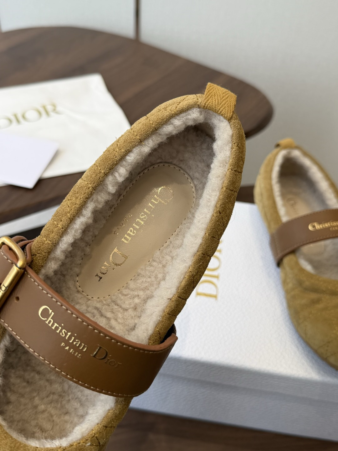Dior 26ss 秋冬新品 羊毛玛丽珍 芭蕾舞鞋 新品DIOR格纹芭蕾舞 好乖啊～ 芭蕾鞋经典的迪奥藤格纹元素 罗纹蝴