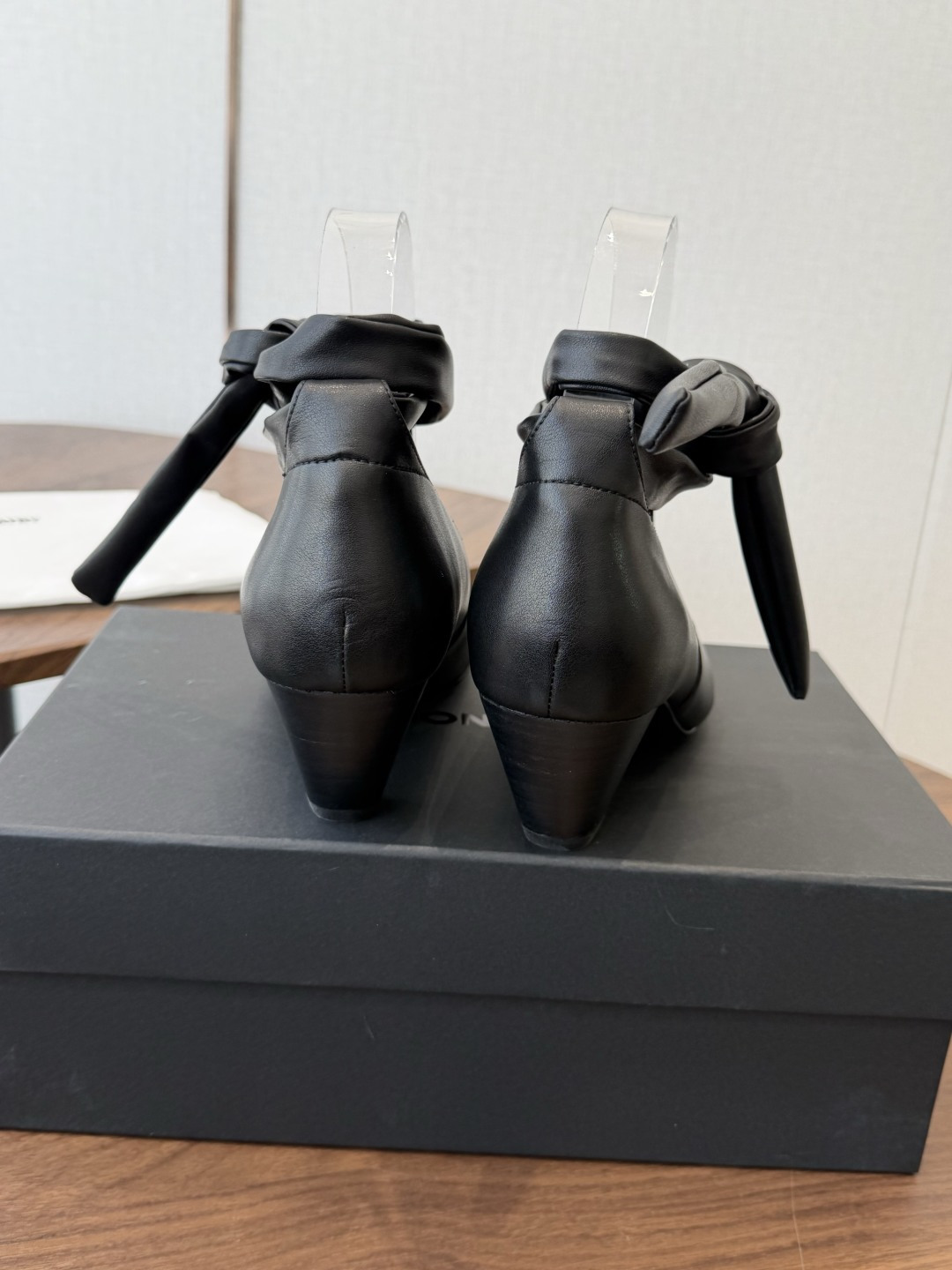DYMONLATRY 小众设计师新款尖头 凉鞋 6cm小跟增高，轻松拉长比例增高，驾驭各种街头造型 原版开模定制线条数据