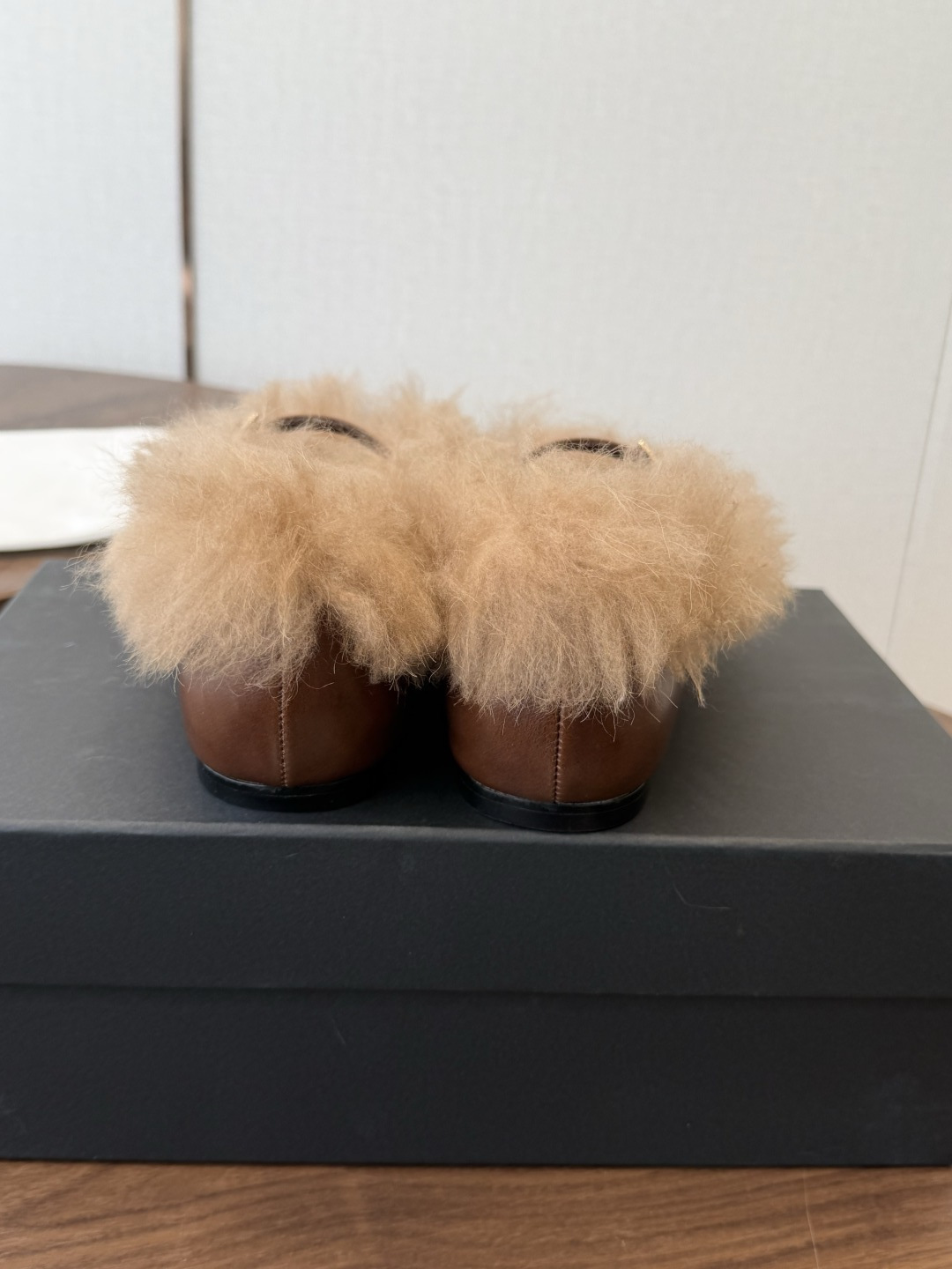 DYMONLATRY 小众尖头单鞋 羊毛单鞋 极具特色的羊毛单鞋，让人眼前一亮，小众时尚，不易撞款哦，出去旅游非常合适，