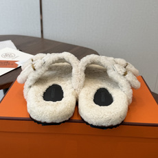 Hermes 26ss 爱马仕最新秋冬毛拖 超级百搭好看时髦 超多明星网红种草 秋冬必备 随意舒适高级感 鞋面: 反绒 Hermes 26ss 爱马仕最新秋冬毛拖 超级百搭好看时髦 超多明星网红种草 秋冬必备 随意舒适高级感 鞋面: 反绒
