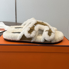 Hermes 26ss 爱马仕最新秋冬毛拖 超级百搭好看时髦 超多明星网红种草 秋冬必备 随意舒适高级感 鞋面: 反绒 Hermes 26ss 爱马仕最新秋冬毛拖 超级百搭好看时髦 超多明星网红种草 秋冬必备 随意舒适高级感 鞋面: 反绒