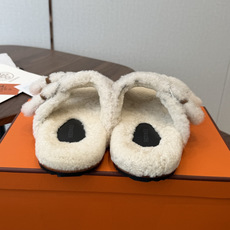 Hermes 26ss 爱马仕最新秋冬毛拖 超级百搭好看时髦 超多明星网红种草 秋冬必备 随意舒适高级感 鞋面: 反绒 Hermes 26ss 爱马仕最新秋冬毛拖 超级百搭好看时髦 超多明星网红种草 秋冬必备 随意舒适高级感 鞋面: 反绒