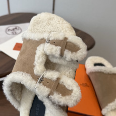 Hermes 26ss 爱马仕最新秋冬毛拖 超级百搭好看时髦 超多明星网红种草 秋冬必备 随意舒适高级感 鞋面: 反绒 Hermes 26ss 爱马仕最新秋冬毛拖 超级百搭好看时髦 超多明星网红种草 秋冬必备 随意舒适高级感 鞋面: 反绒