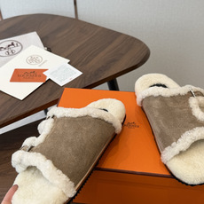 Hermes 26ss 爱马仕最新秋冬毛拖 超级百搭好看时髦 超多明星网红种草 秋冬必备 随意舒适高级感 鞋面: 反绒 Hermes 26ss 爱马仕最新秋冬毛拖 超级百搭好看时髦 超多明星网红种草 秋冬必备 随意舒适高级感 鞋面: 反绒