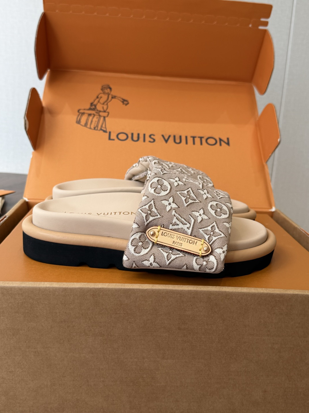 Louis Vuitton Slides