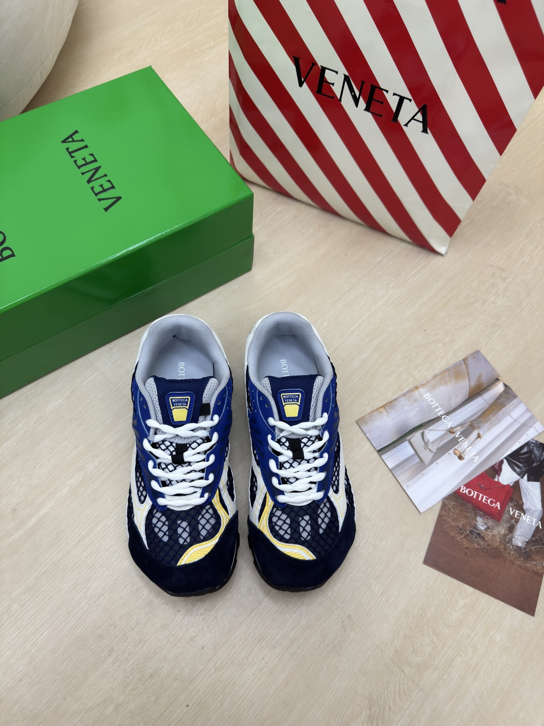 NO:223880,BV Orbit sneakers Wang Yibo Same style couple dad shoes Runner sneakers, using lightweight technology mesh fabric. Matched with geometric pattern, rubber outsole. Genuine leather black, women's style, men's style 330, king-fried series, high version, accurate bagging technology, ocean blue, actual height increase, still make the legs look thin, very nice, playable and fabricated, benchmarking, bagging technology, accurate version, bagging technology, accurate version, outsole, color-blocking TPU mold absorption technology, outsole, women's style 35 36 37 38 39 40 41 (40 41 customization) Men's style 39 40 41 42 43 44 45. (45 size customization) (can accept customer logo without refund and exchange price) Configure original packaging, casual shoes/sports shoes, bottega veneta, sneakers19860909BV Orbit运动鞋 王一博 同款 情侣款老爹鞋 Runner运动鞋,采用轻质科技网布面料. 搭配几何图案设计橡胶外底. 真皮黑色 女款 男款330 王炸系列 高版本 认准套包工艺 海洋蓝 实际增高很多哦,还是一样显腿细 非常nice 耐玩耐造 对标对版 套包鞋工艺 认准高版本  大底选用拼色TPU吸模工艺 大底 女款 35 36 37 38 39 40 41（40 41定制） 男款 39 40 41 42 43 44 45.(45码定制) (可承接客人logo不退换价优) 配置原版包装,休闲鞋/运动鞋,bottega veneta,sneakers,Women's Shoes