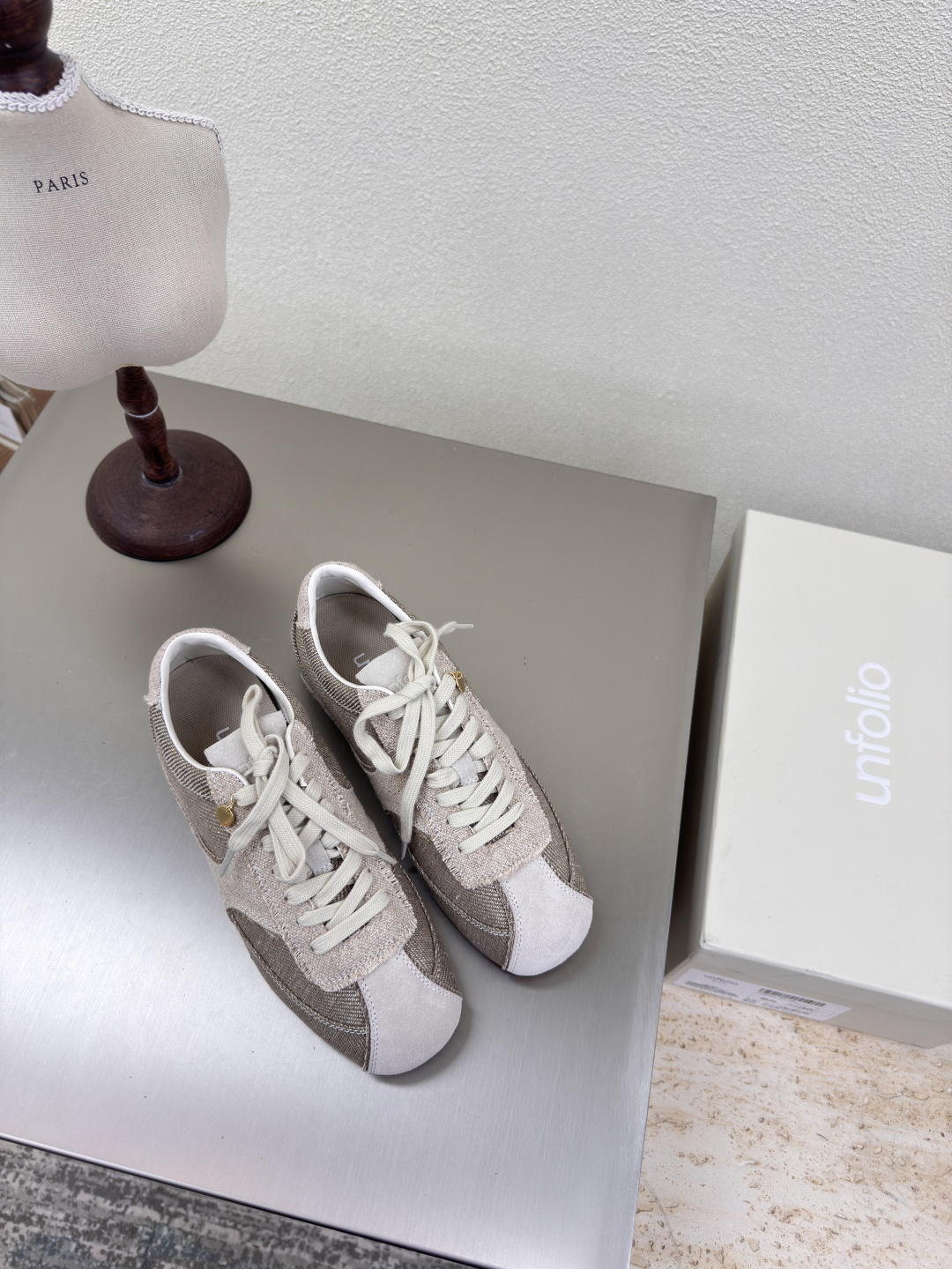 NO:223948,Square toe Forrest Gump shoes UN quality Niche designer 25 launch new style Single shoes Cute toe Special fabric Single shoes Untitlab fabric Original consistent fabric Comfortable sheepskin Original recyclable material Waist-closed streamlined rubber outsole Size 35 36 37 38 39 40 Original packaging, casual shoes/sports shoes, sneakers, sheepskin19860909方头 阿甘鞋 UN精品 小众设计师25发布会新款 单鞋 可爱头 特殊布料 单鞋  Untitlab 面料 原版一致布料 内里舒适羊皮里 原版可回收材质收腰流线型橡胶大底 码数 35 36 37 38 39 40 原版包装,休闲鞋/运动鞋,sneakers,sheepskin,Women's Shoes