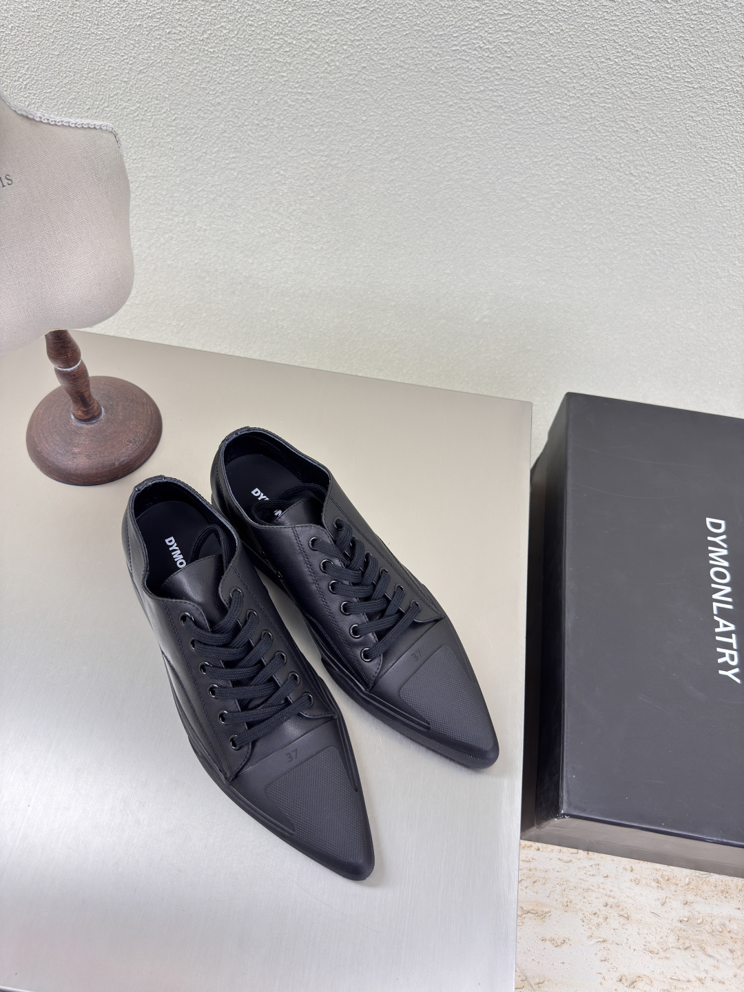 NO:227211,DY straps, low top, skateboard shoes, pointed toe, Dym*nlatry, national trend, designer brand, black, national trend fashion unstoppable, DN, this thick-soled sponge cake, classic, no need to say, you understand, very excellent works, let us show you the artifact of young ladies, the fabric is made of original fabric, luxury quality, DN, pointed toe sneakers, metal logo, long legs, luxury 35 36 37 38 39 40 (40 customization) Original consistent packaging, single shoes, sneakers19860909DY 绑带 低帮 滑板鞋 尖头 Dym*nlatry   国潮 设计师品牌 黑色  国潮时尚不可阻挡 D N这款 厚底松糕 堪称经典 这个品牌的鞋子不用多说 懂的自懂 非常优秀的作品 让我们展示给大家 小姐姐长腿神器 面料采用原版面料 奢华品质 DN 尖头运动鞋 金属logo 长腿 奢华 35 36 37 38 39 40（40定制） 原版一致包装,单鞋,sneakers,Women's Shoes