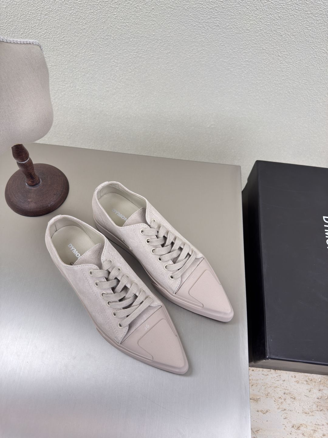 NO:227216,DY Gaobang skateboard shoes pointed toe Dym*nlatry National Trend Designer brand White National Trend Fashion Unstoppable DN This thick-soled sponge cake is a classic without saying anything about shoes of this brand. You know what you understand. Very excellent works. Let us show you the artifact of long legs of the young lady. The fabric is made of original fabric. Luxury quality. DN pointed toe sneakers. Metal logo. Long legs. Luxury 35 36 37 38 39 40 (40 customization) Original consistent packaging, single shoes, sneakers19860909DY 高邦滑板鞋 尖头 Dym*nlatry   国潮 设计师品牌 白色  国潮时尚不可阻挡 D N这款 厚底松糕 堪称经典 这个品牌的鞋子不用多说 懂的自懂 非常优秀的作品 让我们展示给大家 小姐姐长腿神器 面料采用原版面料 奢华品质 DN 尖头运动鞋 金属logo 长腿 奢华 35 36 37 38 39 40（40定制） 原版一致包装,单鞋,sneakers,Women's Shoes