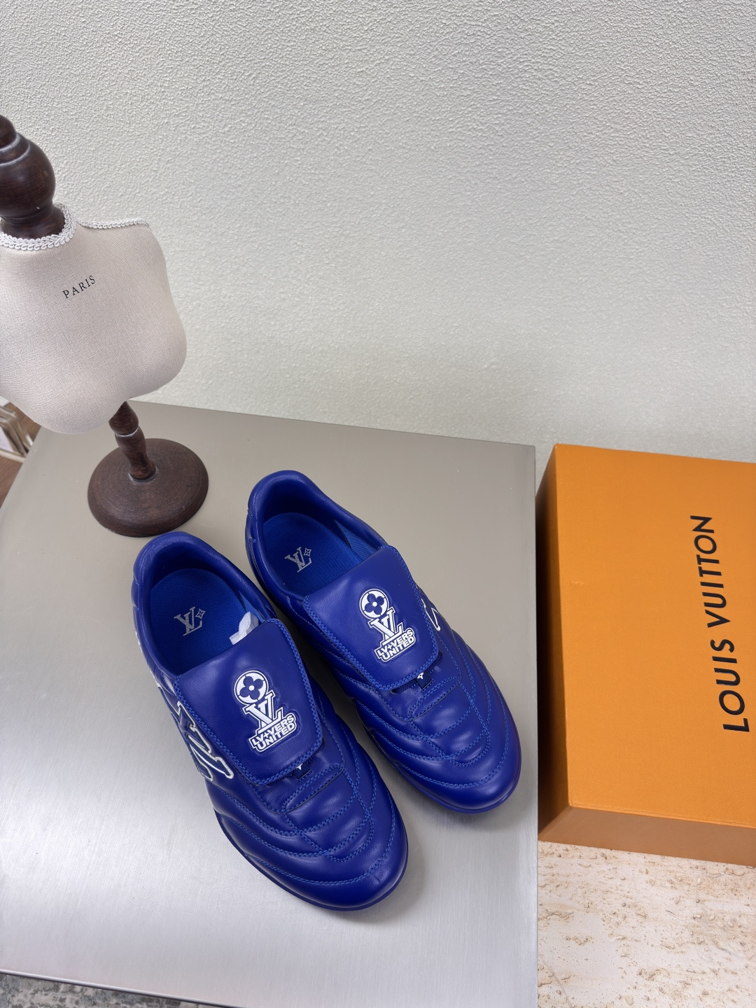 NO:227194,L donkey men and women sports shoes ultra-high cost-effectiveness, high quality, flawless 5 colors, calfskin material LV creation allows LV to still provide stunning and desire for creators and young players. 5 new colors have been produced and new again, and the actual product has been fully exposed and is expected to be released in the near future!  Material top layer cowhide High quality Flawless Sole Original TPU outsole Size Women's size 35 36 37 38 39 40 41 Men's size 39 40 41 42 43 44 45 (female 40 41 36 45 Customized), Casual shoes/sports shoes, louis vuitton, louis vuitton, sneakers, cowhide19860909L驴 男女款 运动鞋 超高性价比 高品质 无瑕疵 5种配色 小牛皮材质 LV 打造 使得 LV  仍能为创作者、青年玩家,提供惊艳和渴望. 5 种款新配色再次高产上新,目前实物已经全面曝光,预计将在近期陆续发布！ 材质头层牛皮 高品质 无瑕疵 鞋底原版TPU大底 码数 女码 35 36 37 38 39 40 41 男码 39 40 41 42 43 44 45（女40 41 男36 45 定制）,休闲鞋/运动鞋,louis vuitton,louis vuitton,sneakers,cowhide,Women's Shoes