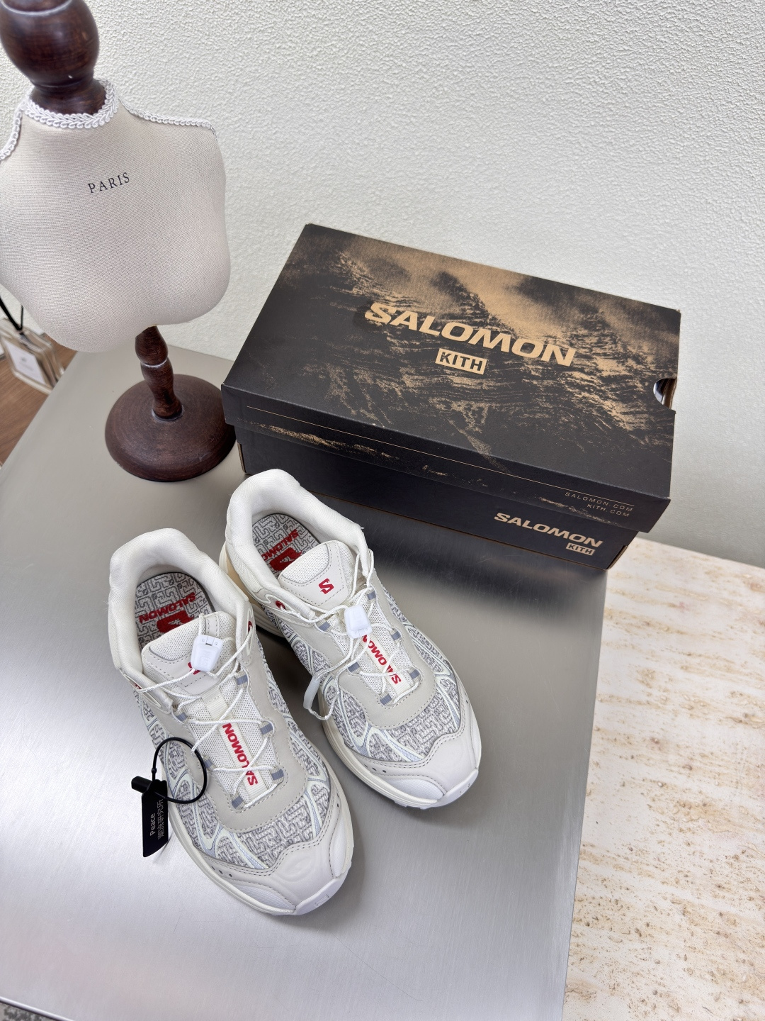 NO:402028,Salomon Sneakers New product is on sale, beige gray, Salomon dressing inspiration is presented with both hands~ 'KITH' joint sports shoes are versatile and breathable, equipped with Salomon's advanced technology, one pair to complete a variety of outdoor outfits or diverse terrain. The original consistent craftsmanship, the original consistent outsole, outdoor exploration, and set off as you like, a retro low saturation, clean out of the door, fight against nature, and gain a pleasant wild fun. Benchmark the correct version The original consistent women's model 35 36 37 38 39 40 (40 customization), casual shoes/sneakers, sneakers19860909萨洛蒙 运动鞋 新品发售中  米灰色  Salomon穿搭灵感双手奉上~ 「KITH」联名运动鞋 百搭透气,搭载Salomon先进技术一双搞定多种户外穿搭or多元地形 原版一致工艺 原版一致大底 户外探索 随心出发 一身复古低饱和,干净出门与自然交手,收获惬意野趣 对标对版 原版一致 女款 35 36 37 38 39 40（40定制）,休闲鞋/运动鞋,sneakers,Women's Shoes