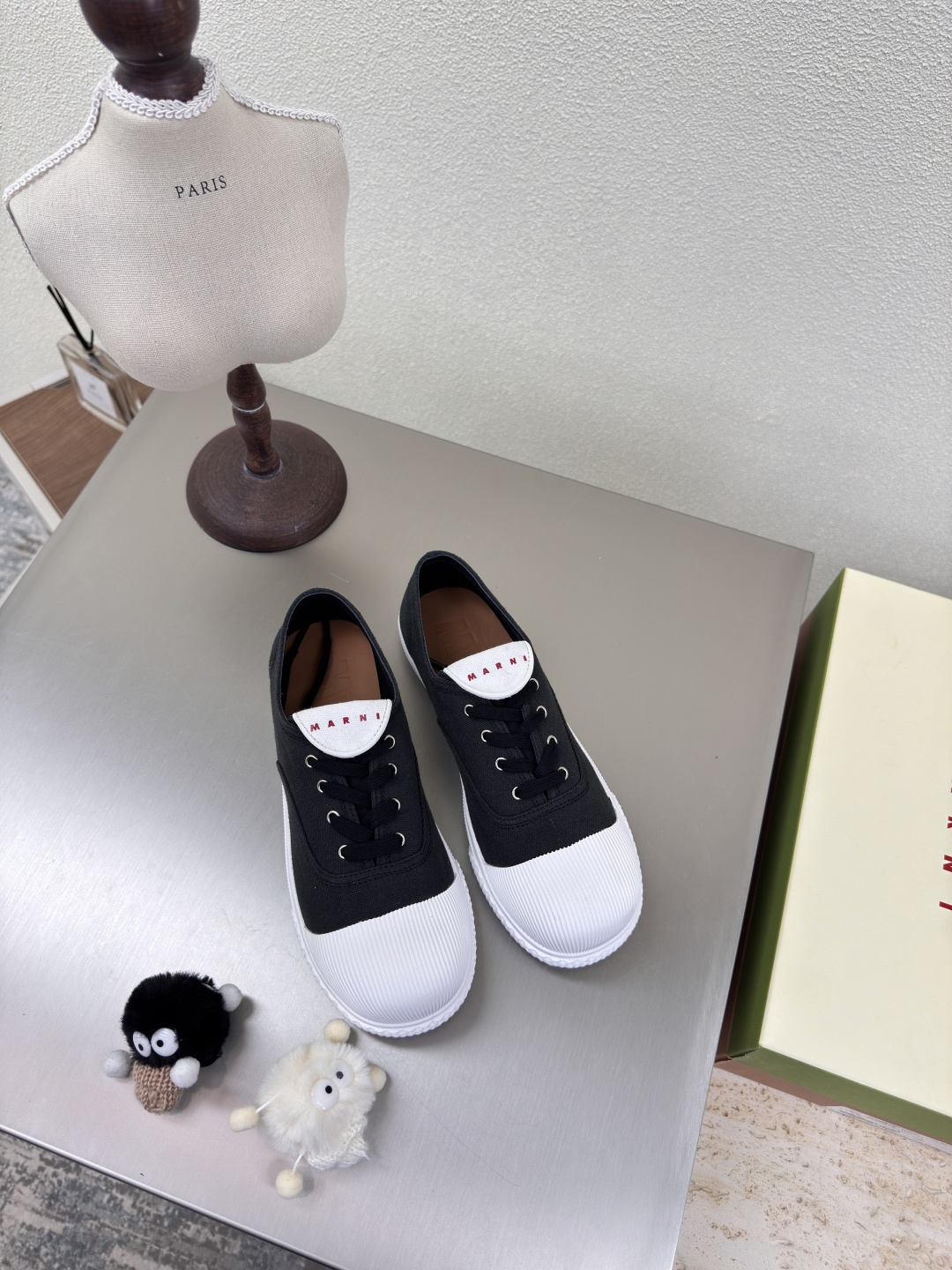 NO:251509,Mickey head, thick sole comfortable, mani MARNI sneakers (doll 10) Black, mani family element design, hot stamping logo, black canvas fabric, steel stamping, and solid feeling, benchmarking, comfortable inner lining, original consistent car line Goodyear, original design, midsole, original consistent solid, fixed midsole, original consistent thick sole pattern clear, three-dimensional, small details, big focus, original consistent fabric, configuration, original packaging 35 36 37 38 39 40 40 size customization, super beautiful, super age-reducing, casual shoes/sports shoes, marni, sneakers, cowhide19860909米奇头 厚底舒适 玛尼 MARNI 运动鞋 （玩偶10）  黑色 玛尼 家族元素设计 烫印 logo  黑色帆布面料 钢印压模而成立体感十足 对标对版   内里舒适小牛皮  原版一致车线固特异 原版设计 中底选用原版一致 定型中底  原版一致厚底花纹路清晰 立体  小细节见大专注  原版一致面料  配置原版包装  35 36 37 38 39 40  40 码定制 超级美 超级减龄,休闲鞋/运动鞋,marni,sneakers,cowhide,Women's Shoes