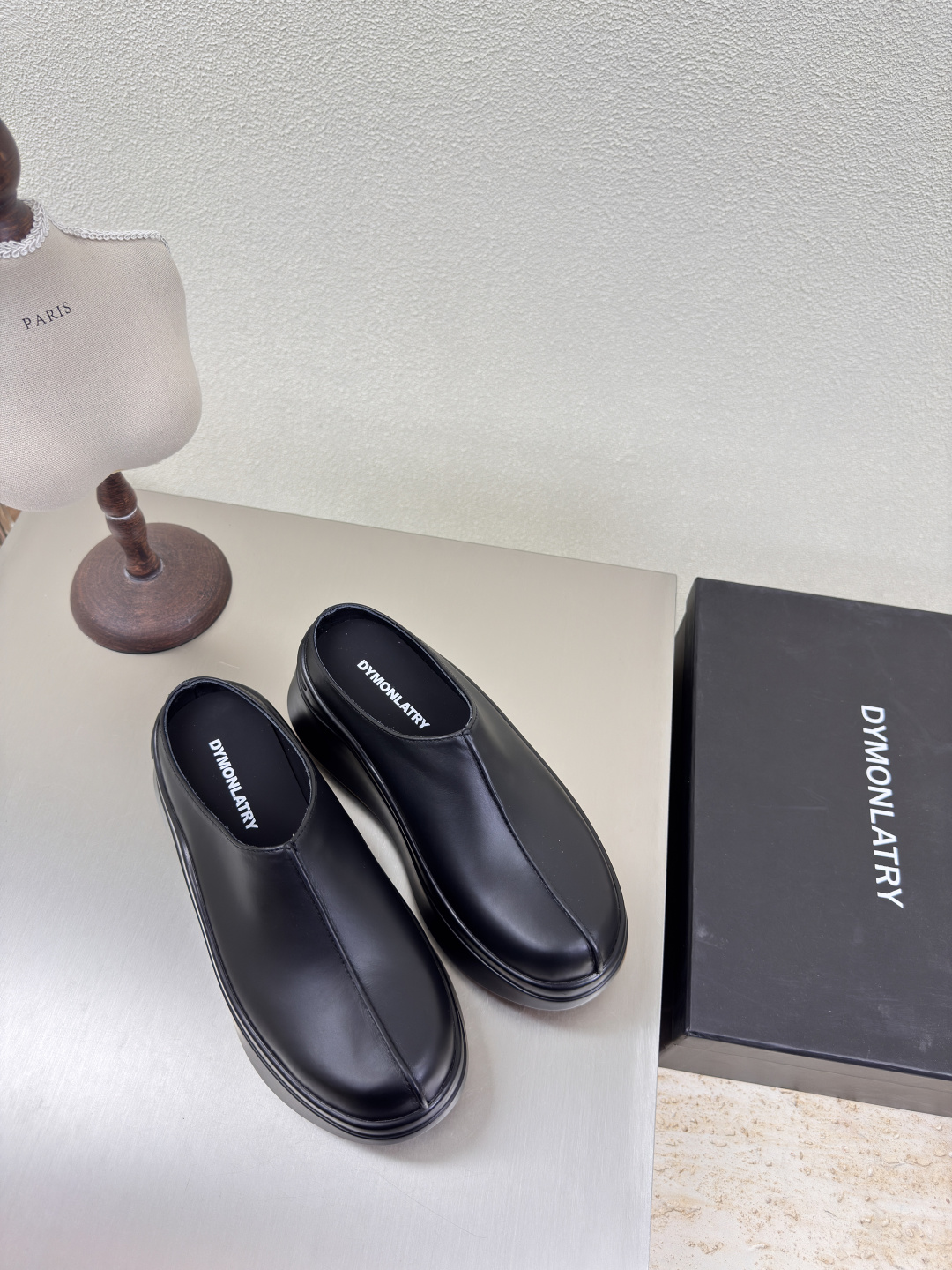 NO:251499,DY National Trend Sponge Cake Thick Sole Series Dym*nlatry National Trend Designer Brand Black National Trend Fashion Unstoppable D N This Thick Sole Sponge Cake Is a Classic Shoes of this brand needless to say, you understand yourself, very excellent works, let us show you the artifact of long legs of the young lady The fabric is made of cowhide Luxury quality DN pointed toe sneakers Metal logo Long legs Luxury 35 36 37 38 39 40 (40 customization) Original consistent packaging, sponge cake shoes, sneakers, cowhide19860909DY国潮 松糕厚底 系列 Dym*nlatry   国潮 设计师品牌黑色  国潮时尚不可阻挡 D N这款 厚底松糕 堪称经典 这个品牌的鞋子不用多说 懂的自懂 非常优秀的作品 让我们展示给大家 小姐姐长腿神器 面料采用牛皮 奢华品质 DN 尖头运动鞋 金属logo 长腿 奢华 35 36 37 38 39 40（40定制） 原版一致包装,松糕鞋,sneakers,cowhide,Women's Shoes