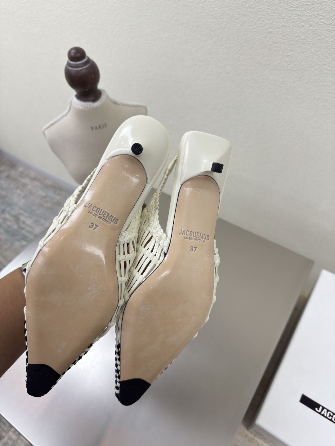 Jacquemus 25s Hand-Woven Geometric Shoes in White Lambskin, Sizes 35-41 - 图片 7