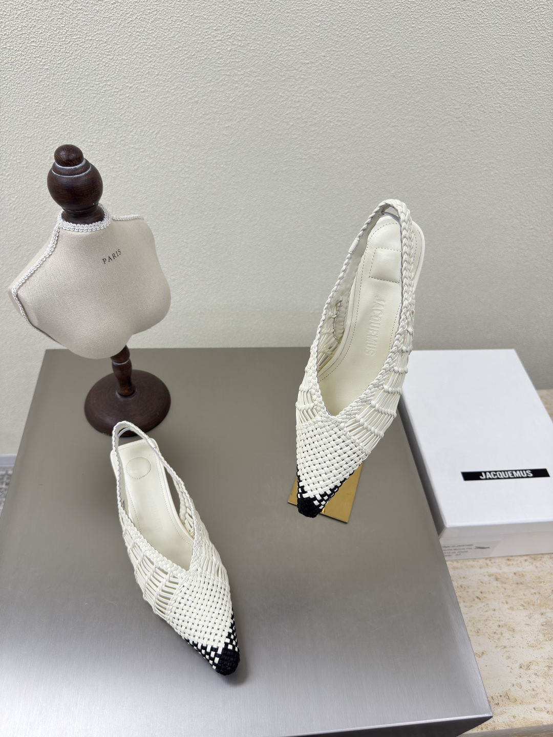 Jacquemus 25s Hand-Woven Geometric Shoes in White Lambskin, Sizes 35-41 - 图片 9