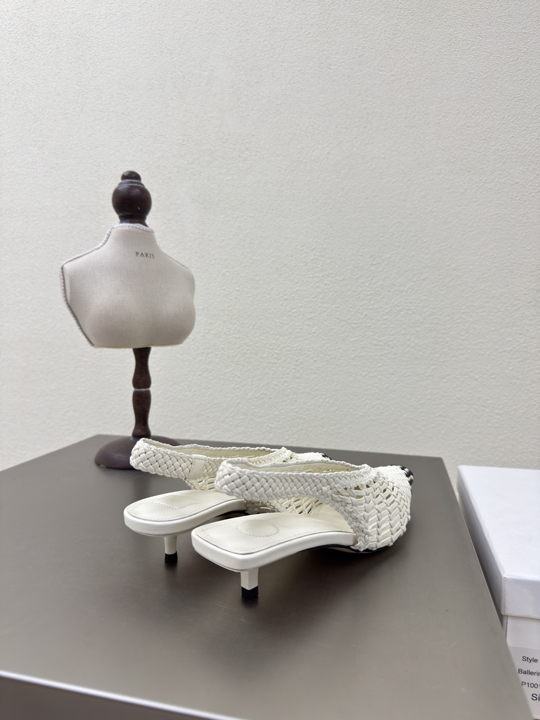Jacquemus 25s Hand-Woven Geometric Shoes in White Lambskin, Sizes 35-41 - 图片 5