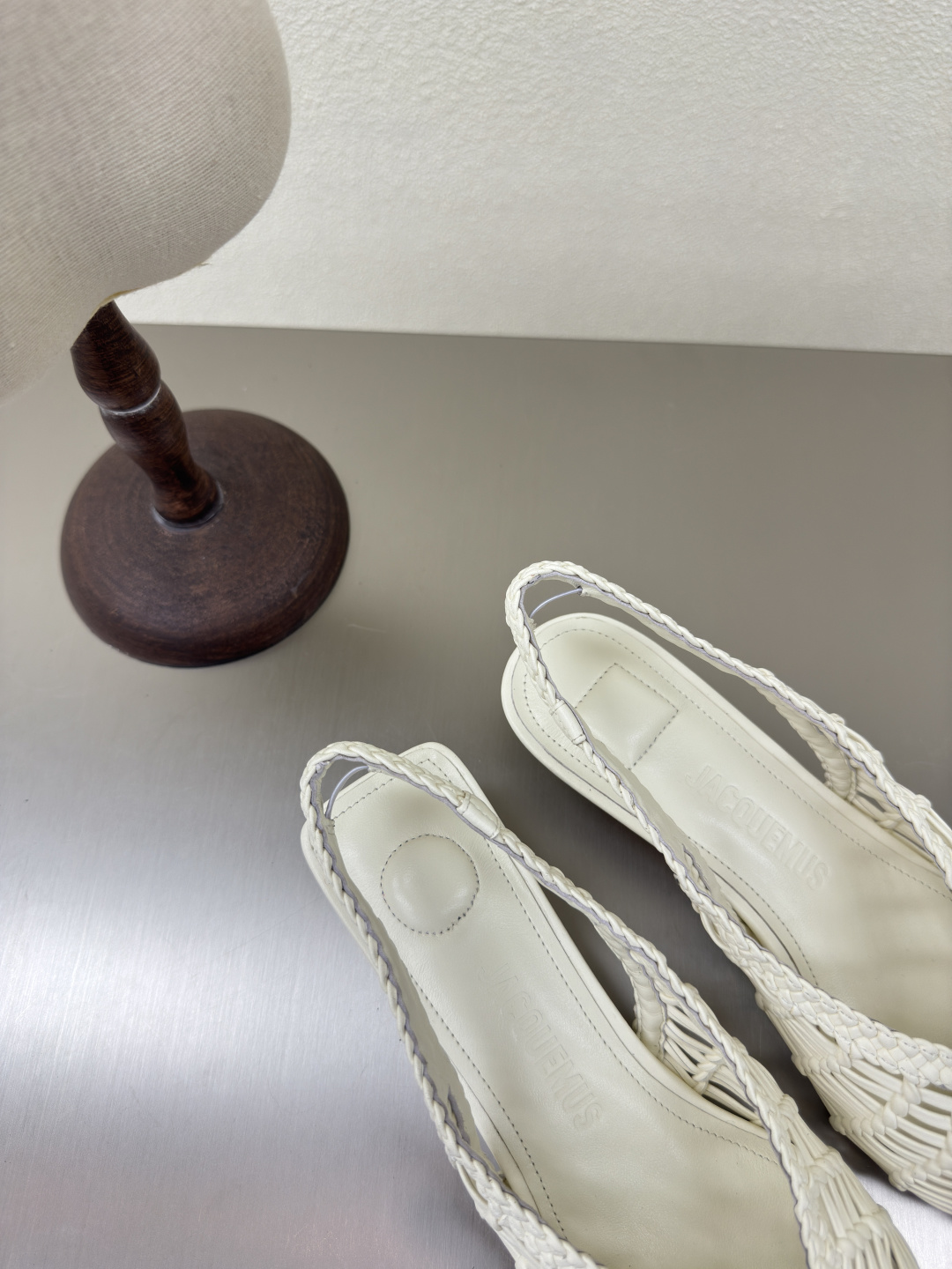 Jacquemus 25s Hand-Woven Geometric Shoes in White Lambskin, Sizes 35-41 - 图片 2