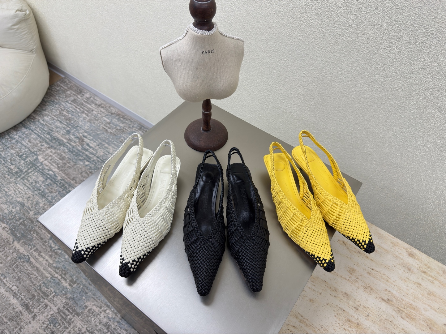 Jacquemus 25s: Hand-Woven Geometric Shoes with Distinctive Personality - 图片 5