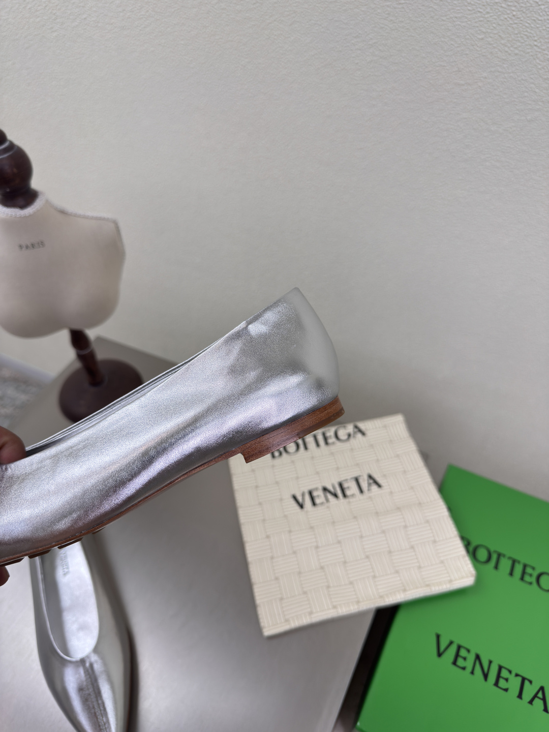 BV Morning and Autumn Series: Elegant Leather Ballet Shoes for Comfortable and Confident Travel - 图片 2