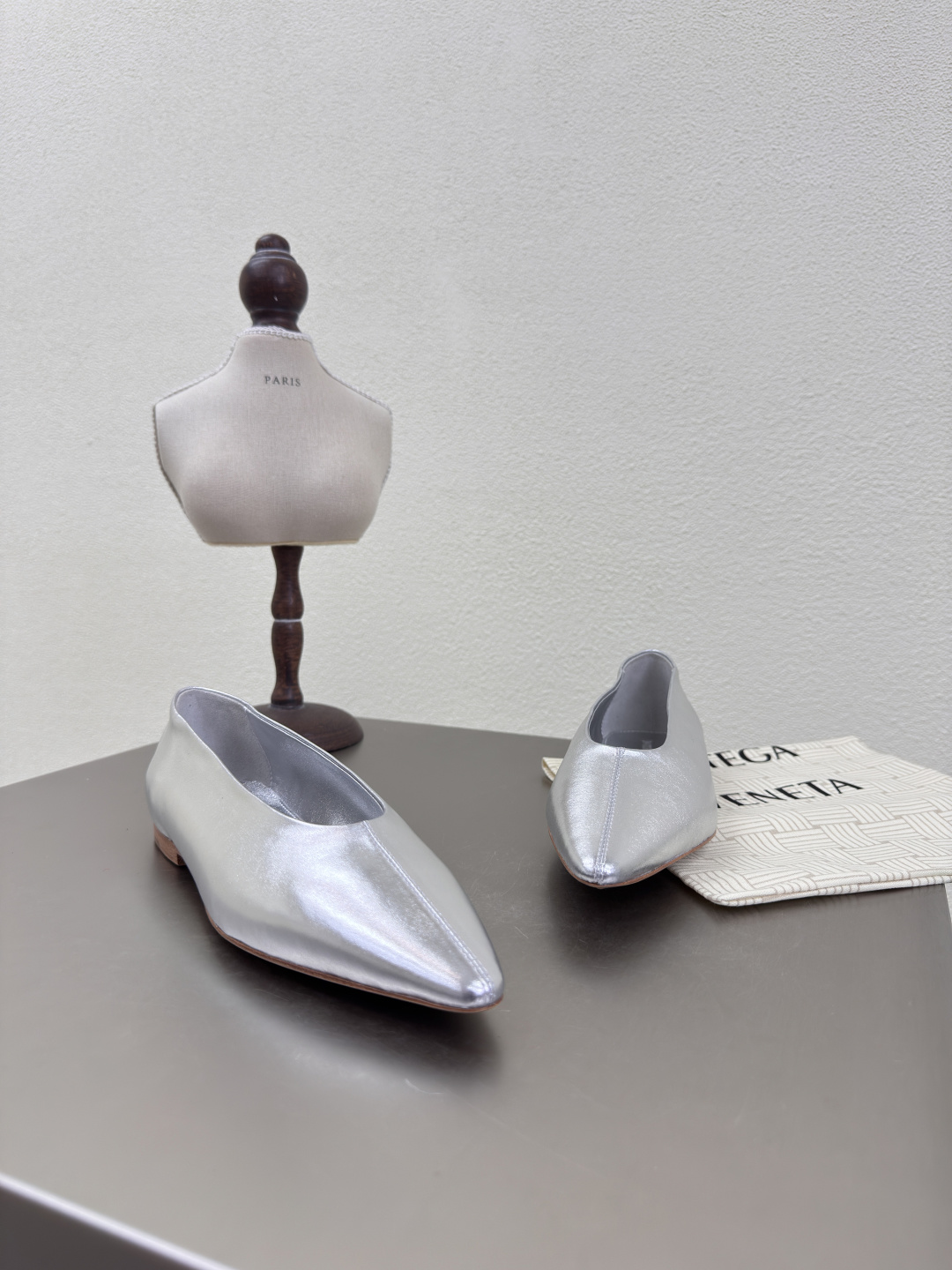 BV Morning and Autumn Series: Elegant Leather Ballet Shoes for Comfortable and Confident Travel - 图片 9