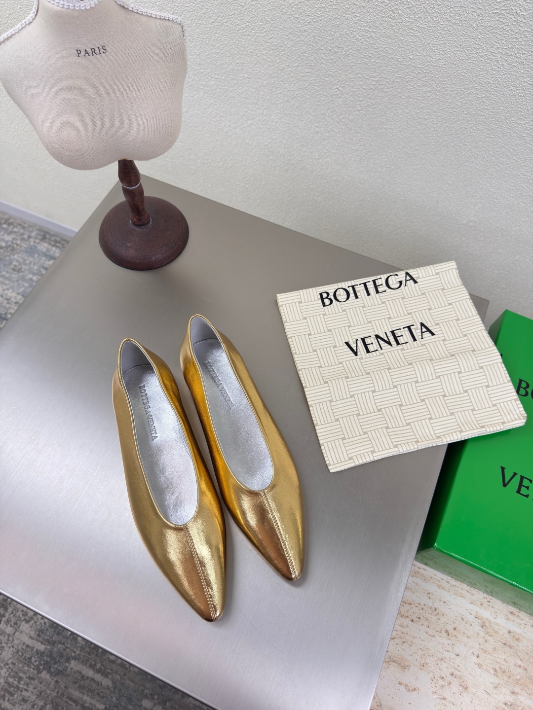 BV Morning and Autumn Series: Elegant Leather Ballet Shoes with High-End Design