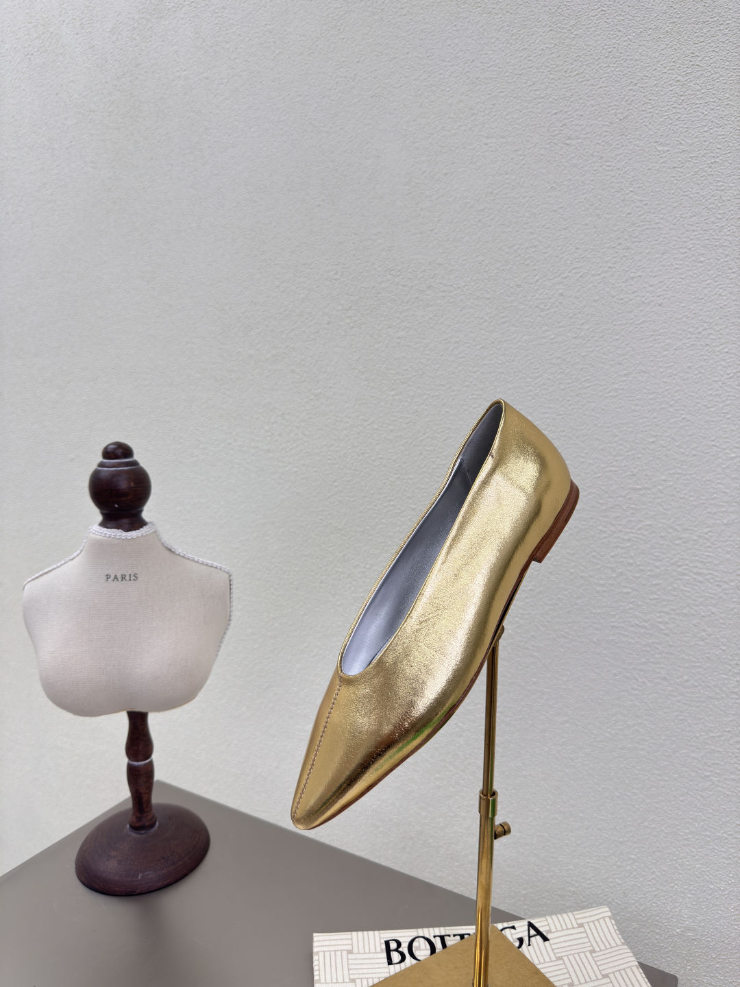 BV Morning and Autumn Series: Elegant Leather Ballet Shoes with High-End Design - 图片 8