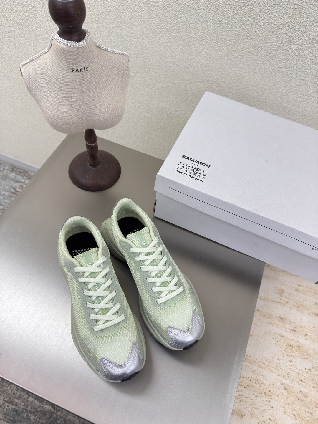 NO:409696,Lightweight series Jogging shoes, thick sole flying weaving, Salomon sports shoes, new products are on sale, matcha color men's 10 (men's model shipped at the end of the month) Salomon's outfit inspiration is presented with both hands~ Men's and women's model, co-branded sneakers, versatile and breathable, equipped with Salomon's advanced technology, a pair of outdoor wear or diverse terrain, original consistent craftsmanship, original consistent outsole, outdoor exploration, departure as you like, retro low saturation, clean out of the door, fight nature, and gain pleasant wildness, benchmarking, original consistent women's model 35 36 37 38 39 40 (40 customization) Men's model 39 40 41 42 43 44 45 (39 45 customization) Men's model pre-sale at the end of April, casual shoes/sneakers, sneakers19860909轻盈系列 慢跑鞋 厚底飞织 萨洛蒙 运动鞋 新品发售中  抹茶色男10（男款月底出货） Salomon穿搭灵感双手奉上~ 男女款 联名运动鞋 百搭透气,搭载Salomon先进技术一双搞定多种户外穿搭or多元地形 原版一致工艺 原版一致大底 户外探索 随心出发 一身复古低饱和,干净出门与自然交手,收获惬意野趣 对标对版 原版一致 女款 35 36 37 38 39 40（40定制） 男款 39 40 41 42 43 44 45（39 45 定制）男款4月底预售,休闲鞋/运动鞋,sneakers,Women's Shoes